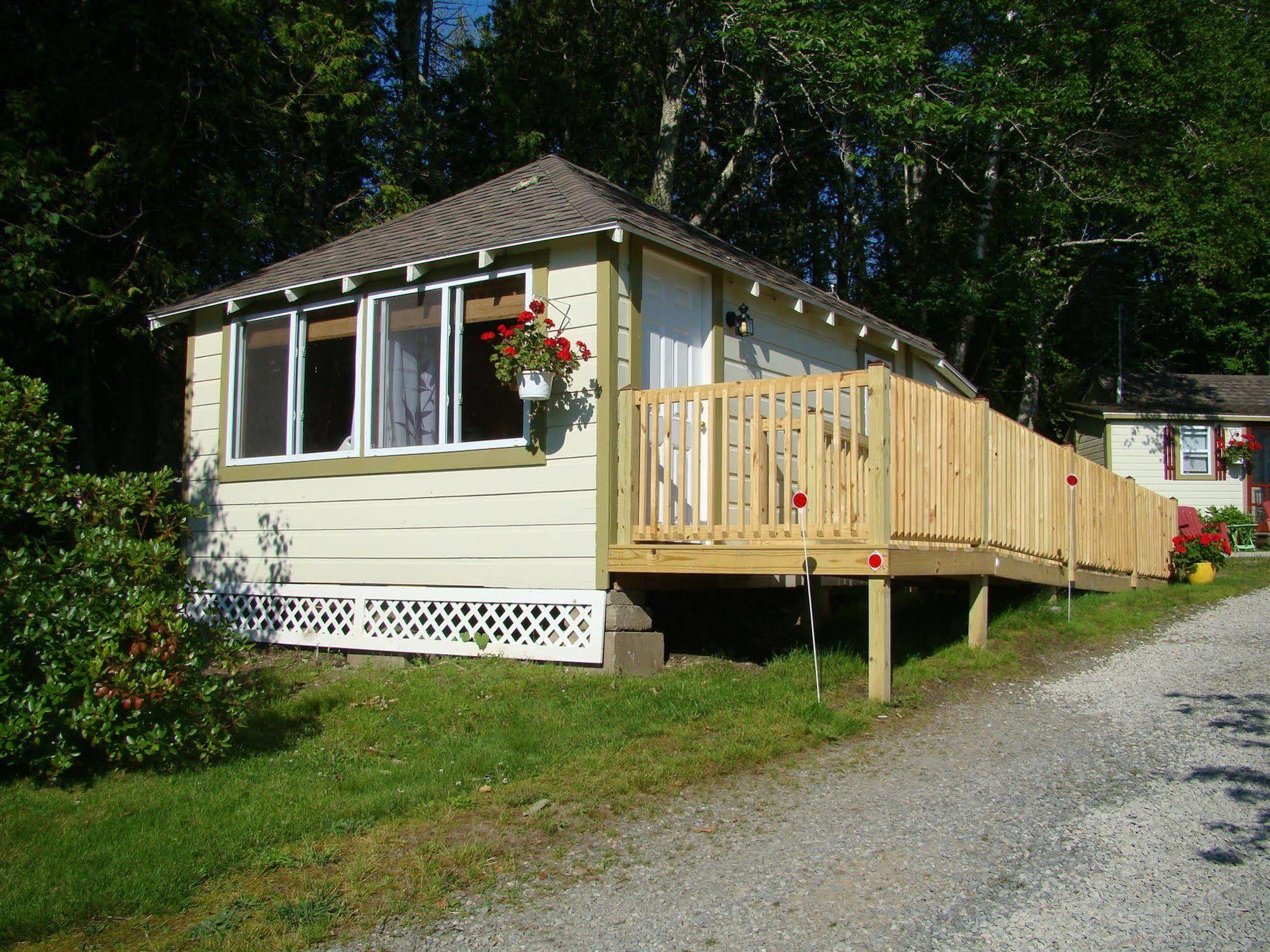 Bay Leaf Cottages & Bistro Lincolnville Exterior foto